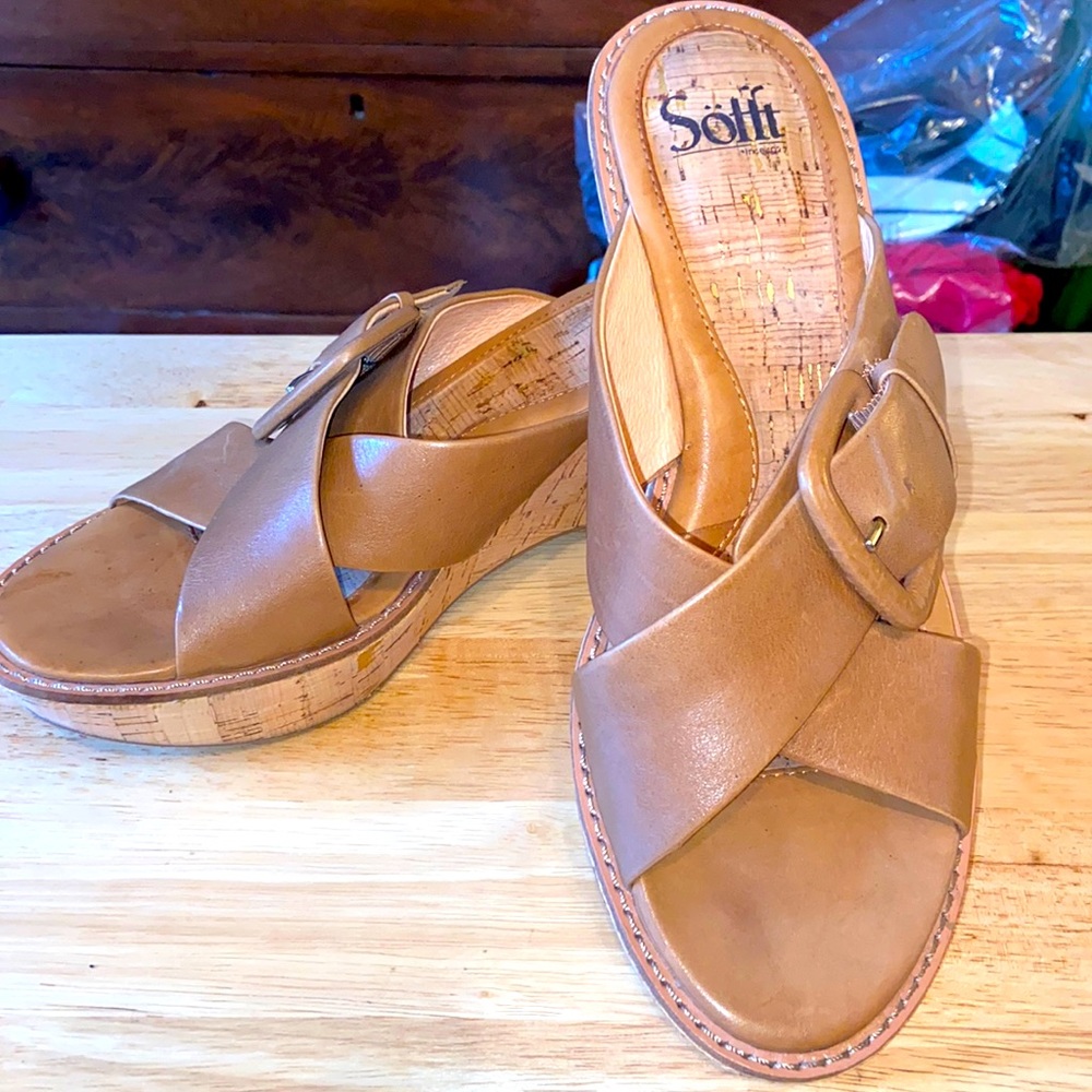 Sofft Camel Leather Slide Cork Platform